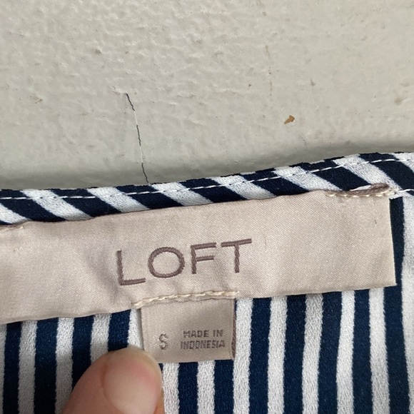 Loft women’s flowy top v neck vertical stripes bell sleeves size small - Picture 8 of 12
